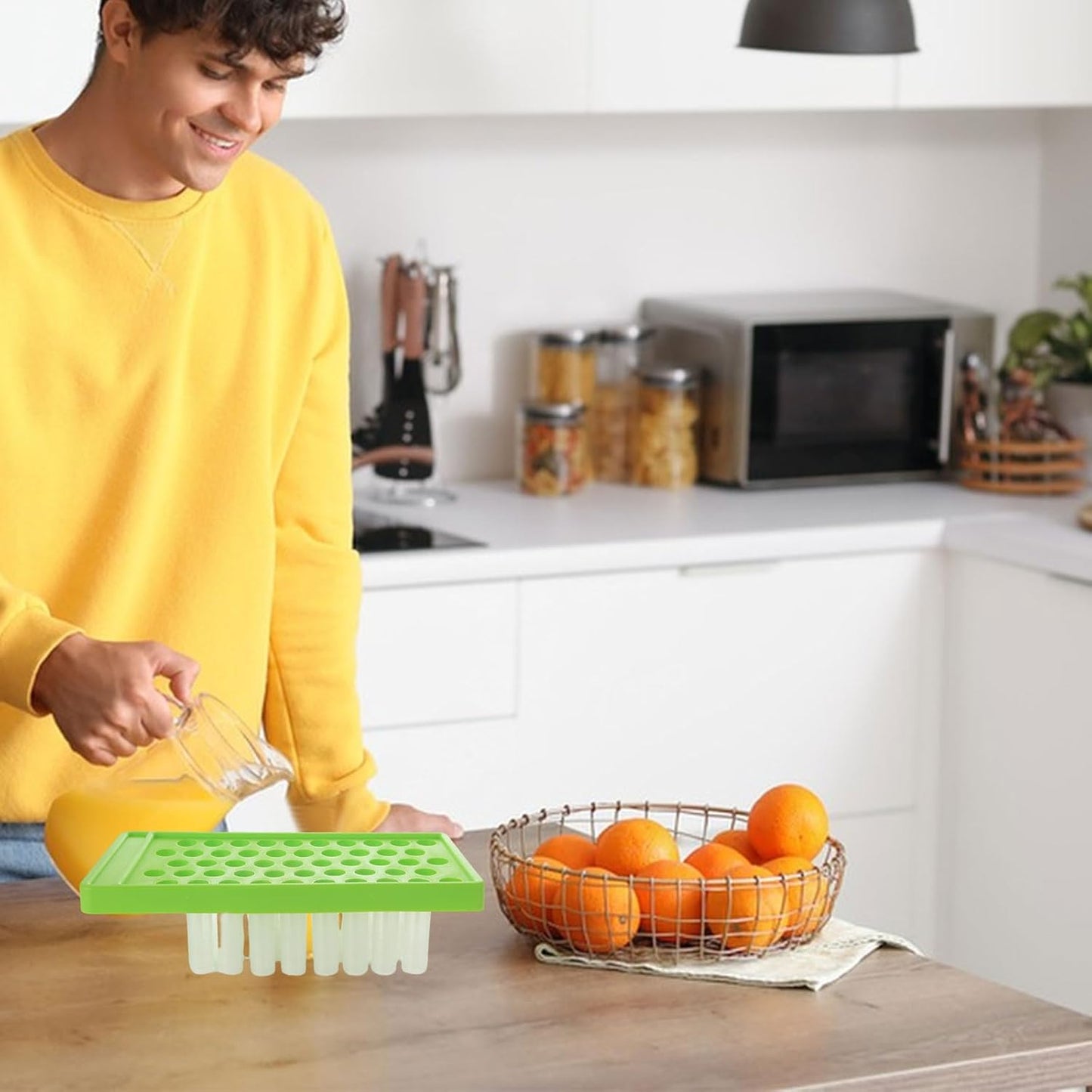 Lip Balm Tubes with Filling Tray and Spatula, 100PCS 5ml White Lip Balm Containers with White Caps, DIY Lip Care Balms Making Tray and Spatula for Women Girl Cosmetics Makeup