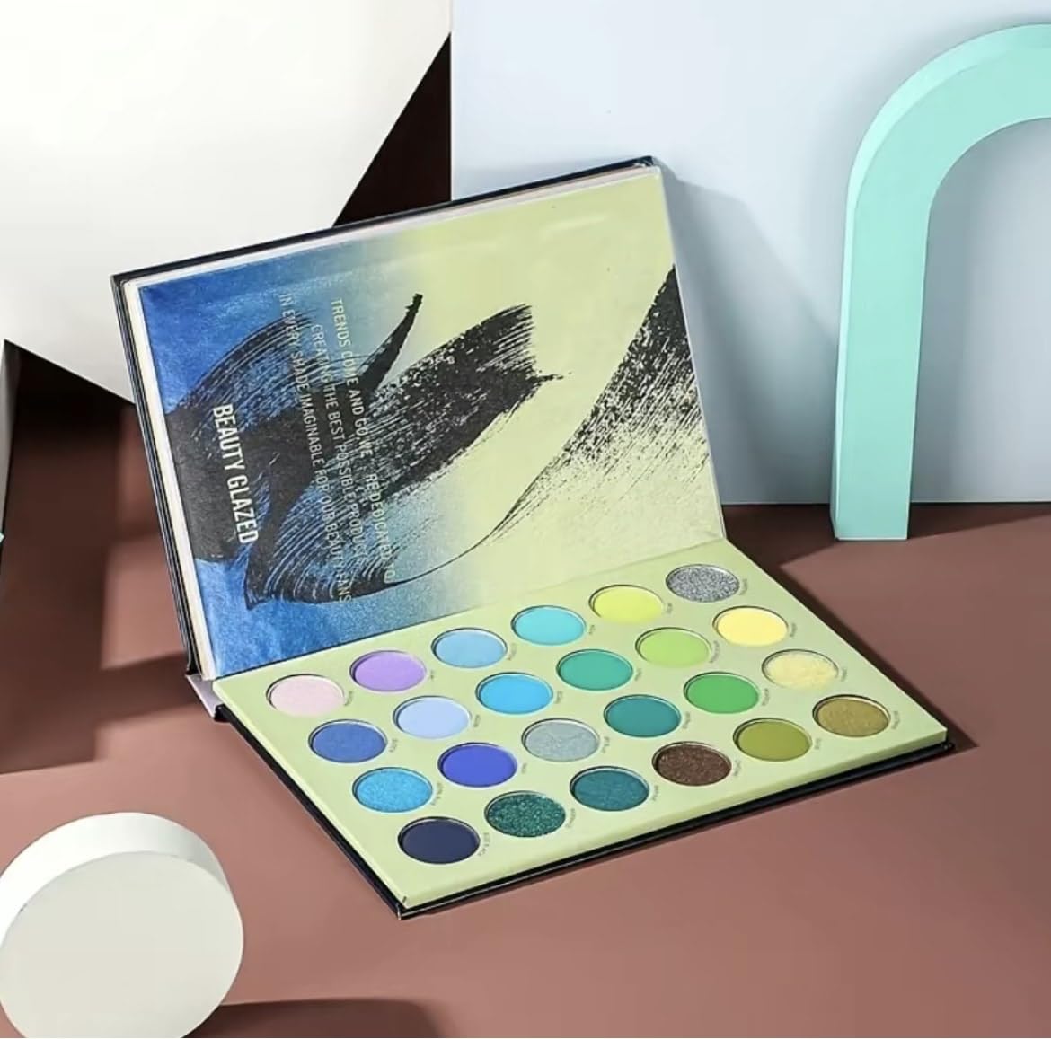 Generic Majical Book of Beauty Makeup Palette, 72 Colors, 3-Layer Folding Book, Eyeshadow Palette, Long Lasting