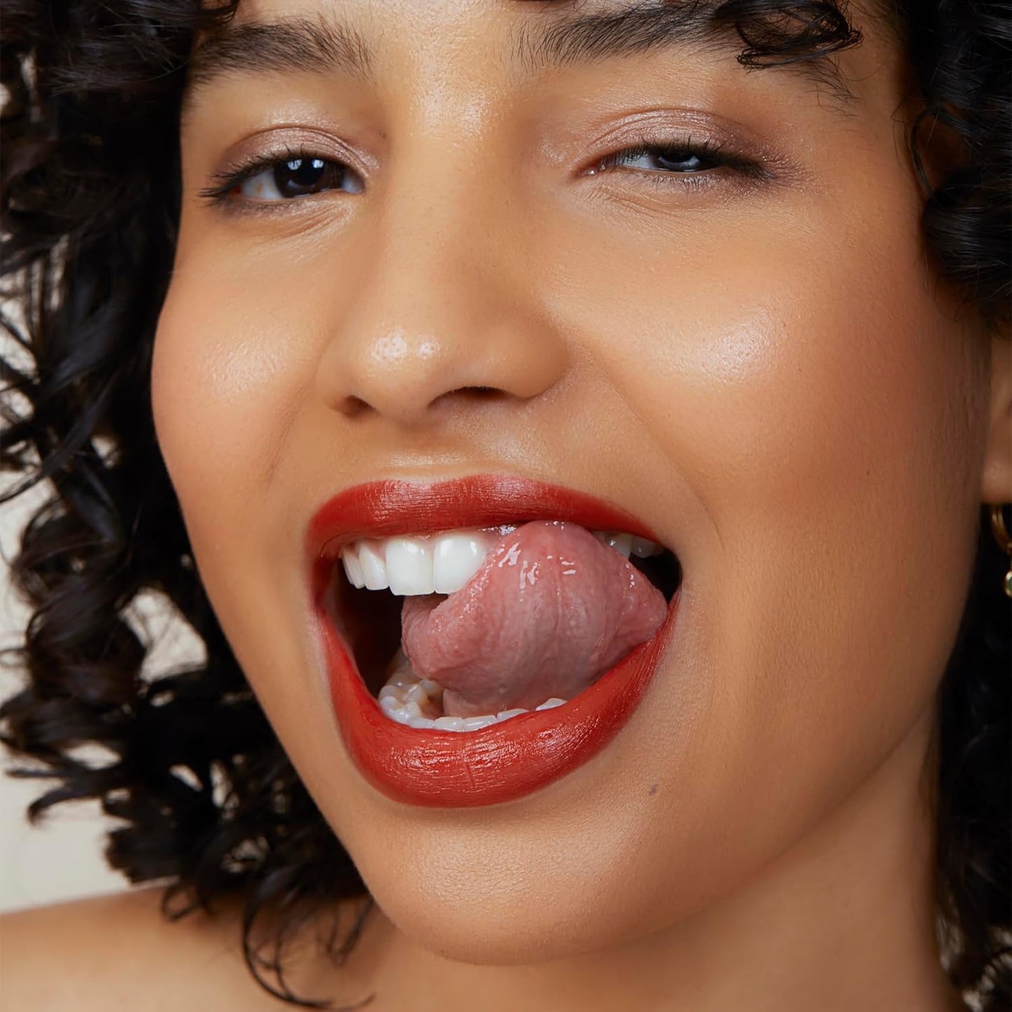 Monika Blunder Beauty Kissen Lush Lipstick Crayon - Magdalena (Brick Red) Clean Beauty, Cruelty-Free, Vegan