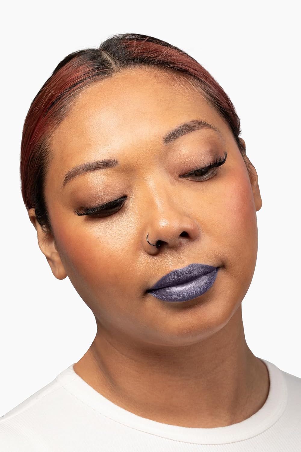 Aromi Violet Plum Metallic Liquid Lipstick | Dark Purple Lip Color with a Shimmery Finish, Vegan, Cruelty-free, Long-Lasting and Smudge Proof Lipstick (Silver Plum)