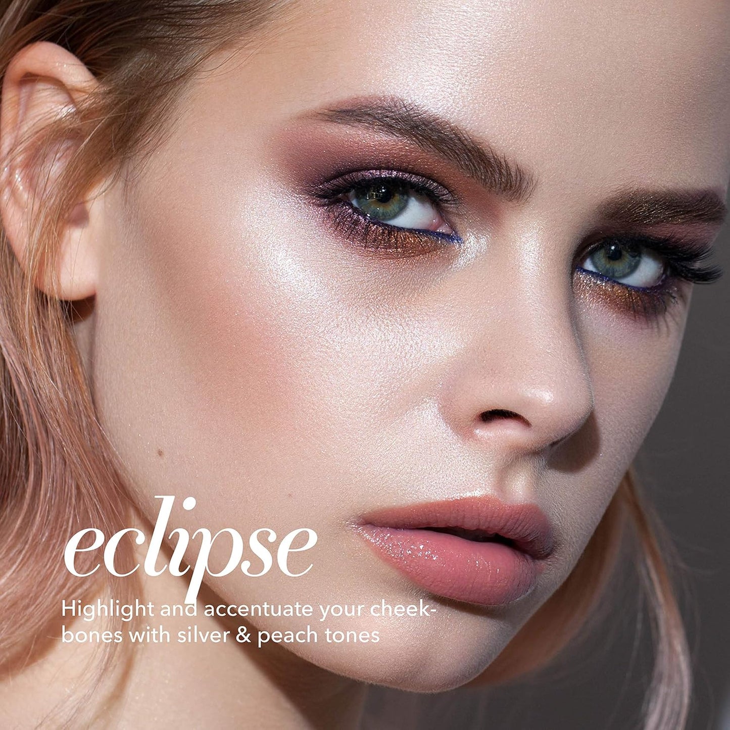 Pippa of London Eclipse Highlighter Palette 381 Make Up for Cheeks and Face with 4 Luxury Highlighters in a Silver Gold Case with Mirror